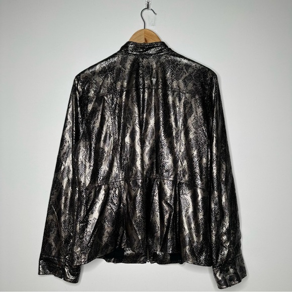 Chico’s NWT Metallic Python Print Samaira Zip Up Jacket Size 2 Large - Picture 7 of 8